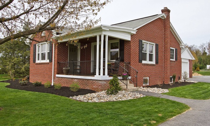 Leacock-Leola-Bareville House | Cottage Style guest house centralized in Lancaster County