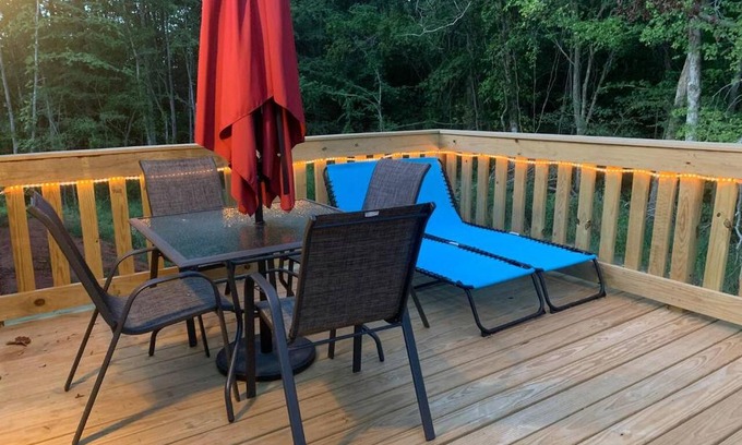Iuka House | Cottage Too