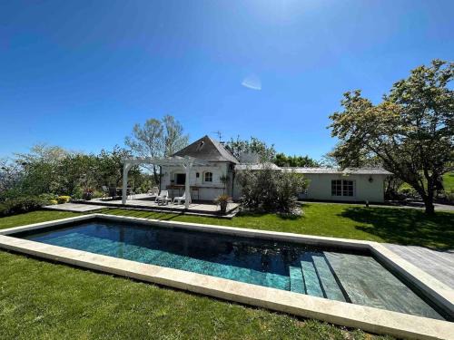 Laroin House | Cottage vue panoramique Pau Piscine