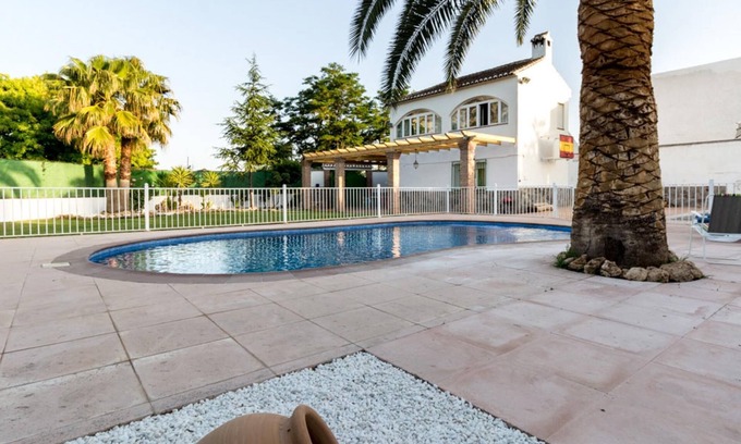 Durcal Villa | Cottage with pool, garden with views and wifi