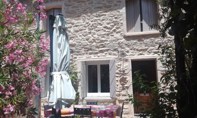 Le Barroux House | Cottage with swimming pool in a quiet hamlet in the heart of orchards: authentic stay!