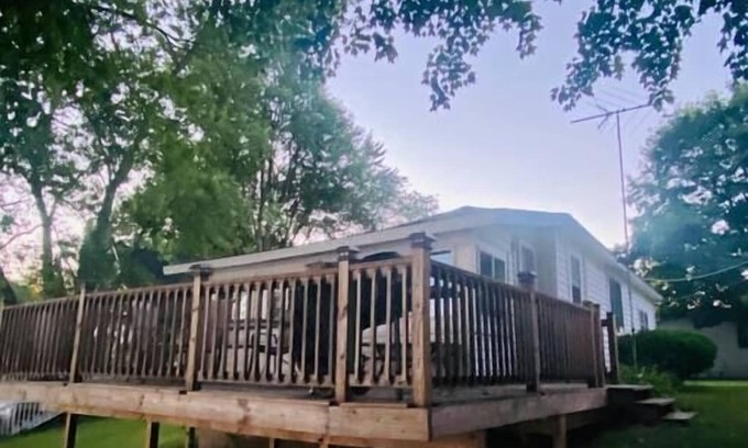 Fulton House | Cottages on Sand Lake - The Fishing Cabin