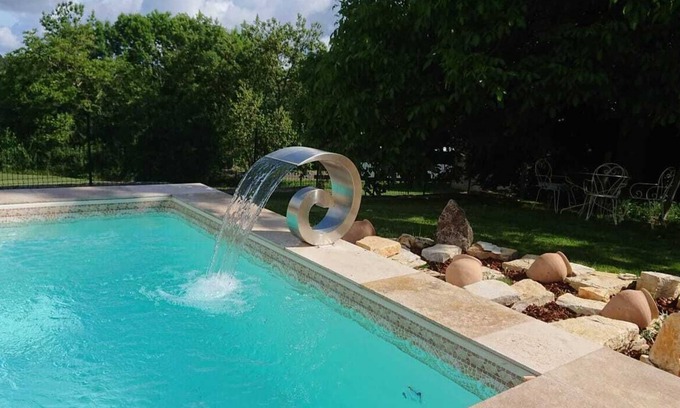 Thedirac Cottage | Coucou Cottage lovely stylish house with private garden and a pool