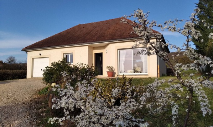 La Chapelle-sous-Brancion House | Country house for 2 people (many hiking trails)