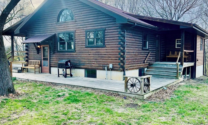Kirksville Cabin | Country Cabin In The Woods