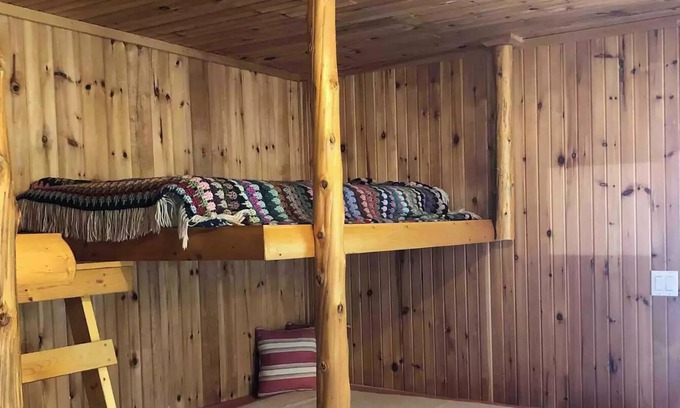 Charlotte's Shore Cabin | Country Cabin Oasis