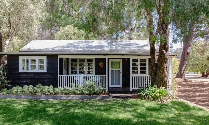 Rosa Brook Cottage | Country charm in the heart of Margaret River