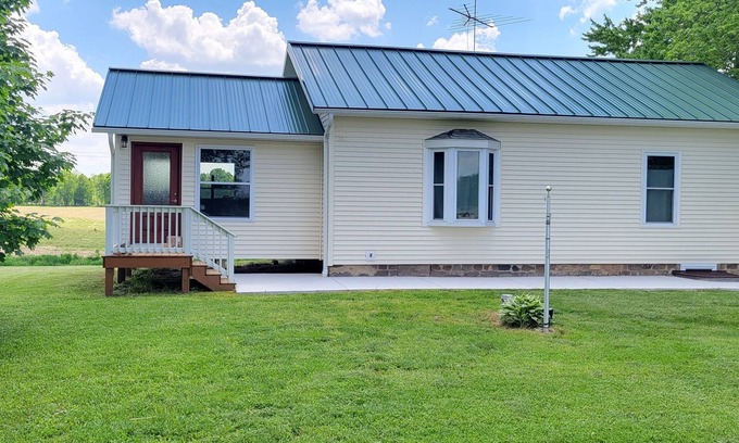 Smyrna House | Country Comfort Home Belding