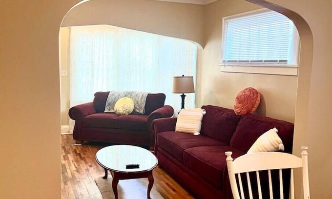 Summit - University House | Country Comfort near City Conveniences