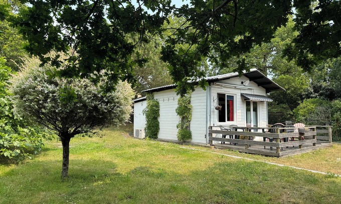 Saint-Pere-en-Retz Ski Chalet | Country cottage 4 km from the ocean. with tennis court!