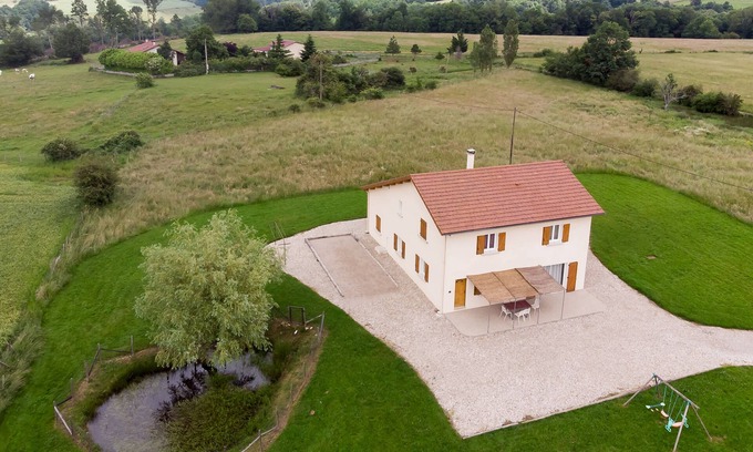 Roybon Cottage | Country Cottage * ideal for large family, family celebration and relaxation