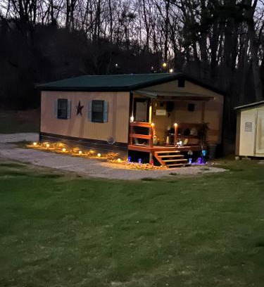 Sloans Valley Villa | Country Cottage Love Nest Lake Cumberland