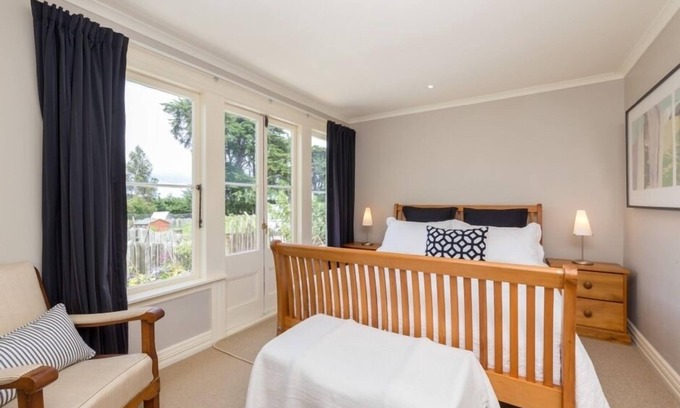Kiwitea Apartment | Country getaway, 15 mins to Feilding. Self contained apartment.