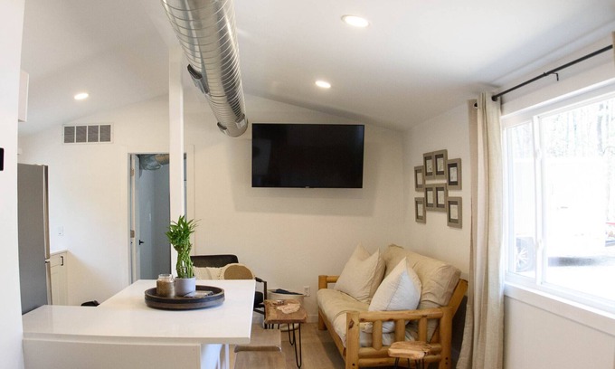 Gwinn House | Country Giant Cabana