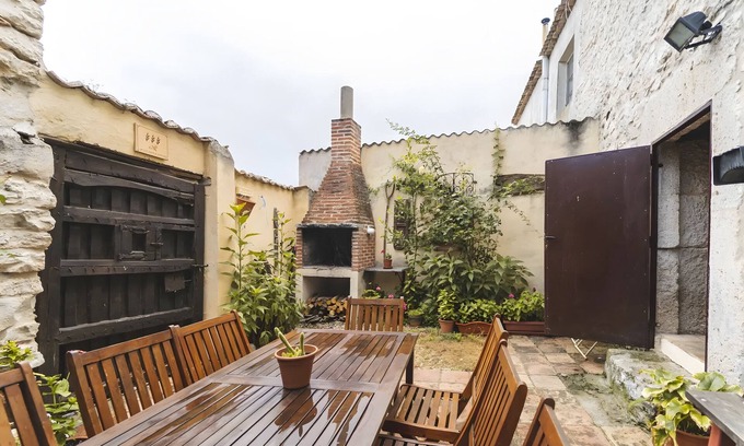 Canalejas de Penafiel House | Country House 'Casa Rural La Herreria' with Private Terrace, Private Garden and Balcony