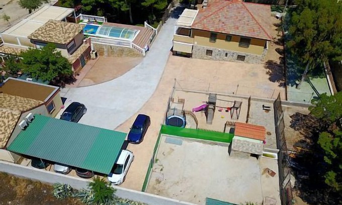 Fuentiduena de Tajo Cottage | Country house (full rental) Finca los Almendros from 17 to 32 people