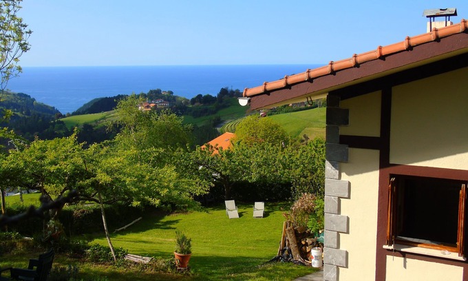 Deba House | country holiday home