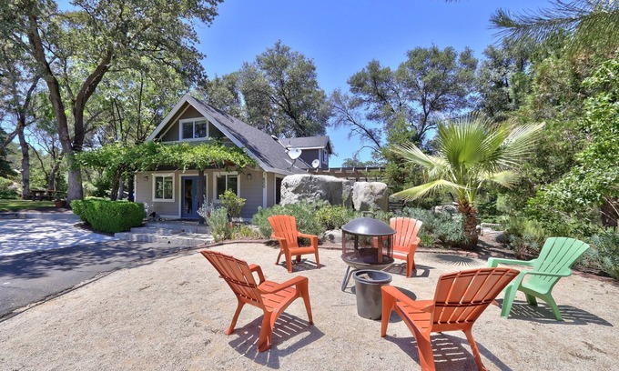 Lincoln Cottage | Country Home, Beautiful acreage, large creek