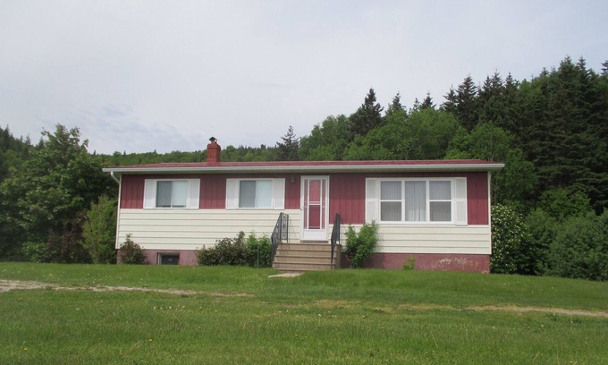 Cape Dauphin House | Country Home For Rent on Kelly's Mountain