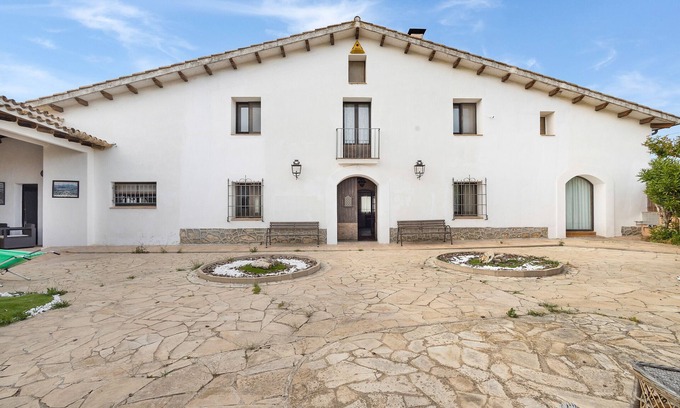 San Martin Sarroca Villa | Country House 'Cal Eloi Janet' with Mountain View, Private Pool and Wi-Fi
