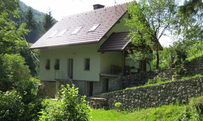 Tolmin House | Country house by Hotenjka with three rooms, for up to eight people