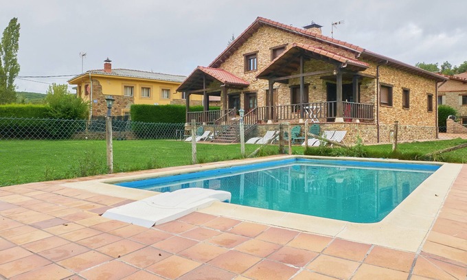 San Martin de Valdetuejar House | Country House 'Casa Lara Ii' with Mountain View, Shared Pool and Private Terrace
