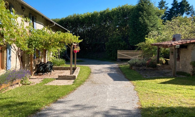 Nantiat House | Country House 'Chez Bonneau' with Private Terrace and Shared Garden