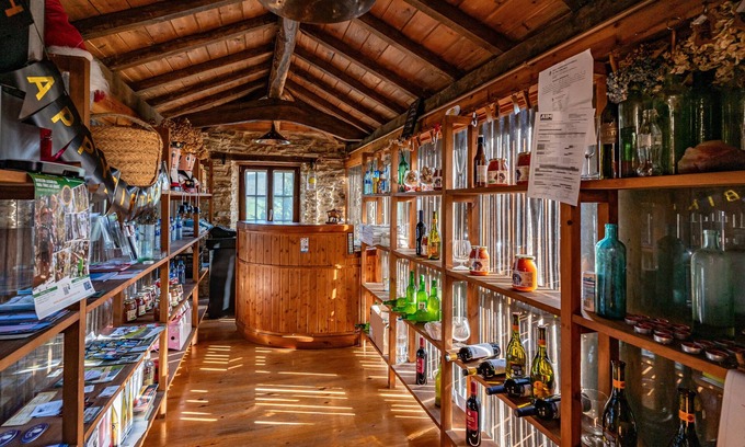 Vegadeo House | Country House 'El Desvan De Alborada Del Eo' with Mountain View, Wi-Fi and Air Conditioning