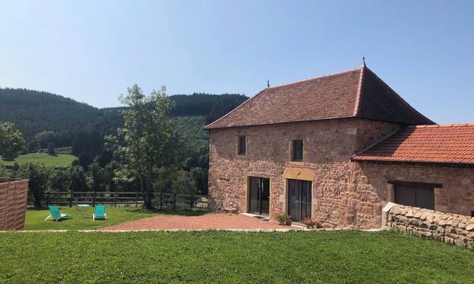 Saint-Racho House | Country house facing the hills
