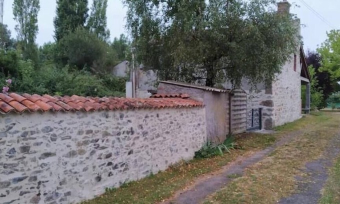 Les Brouzils House | Country house