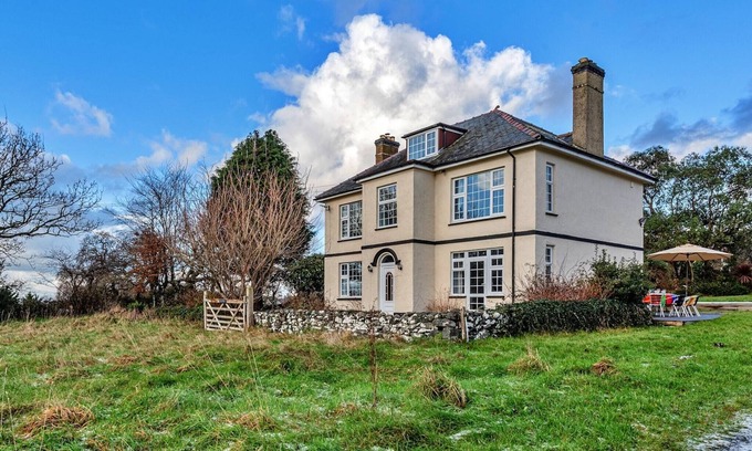 Dyffryn Ardudwy House | Country House in Snowdonia near Barmouth Beach