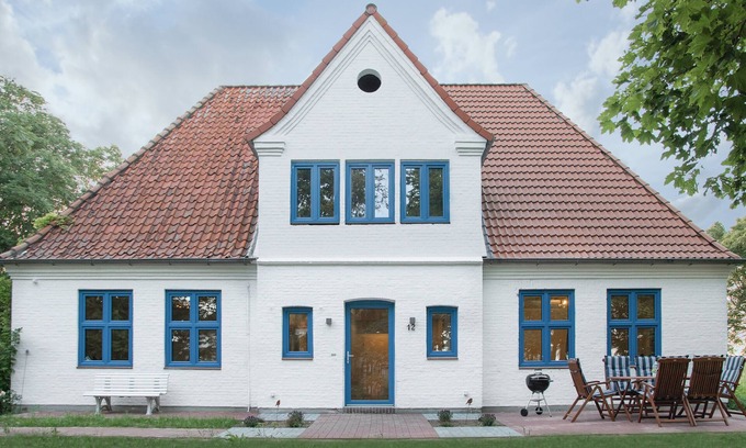 Norddeich House | Country House 'Haus 12' with Private Terrace, Private Garden and Wi-Fi