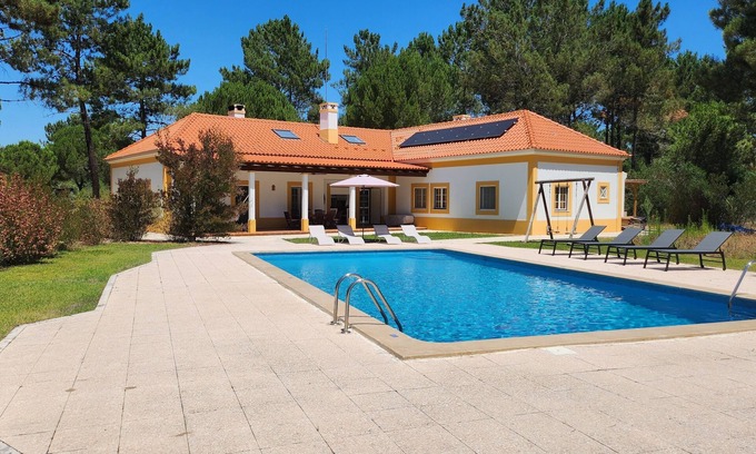 Santa Maria do Castelo House | Country House in Montalvo