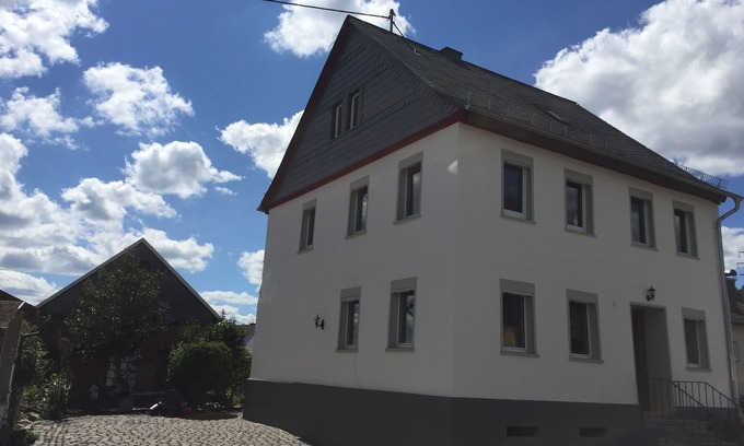 Vollmersbach House | Country house with historic gemstone factory