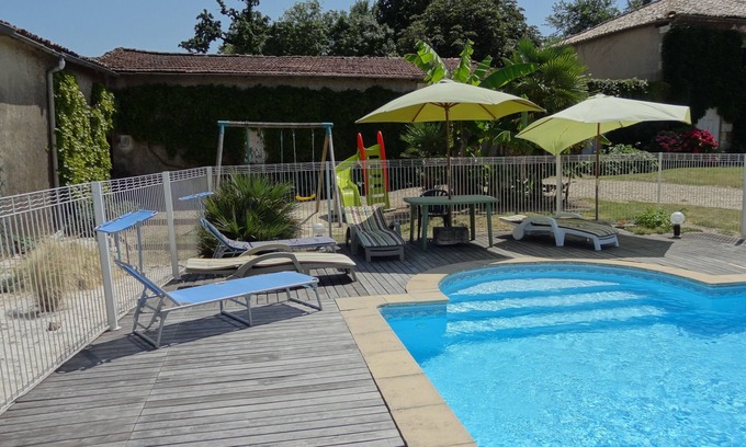Mirambeau House | Country house with private heated pool for large families