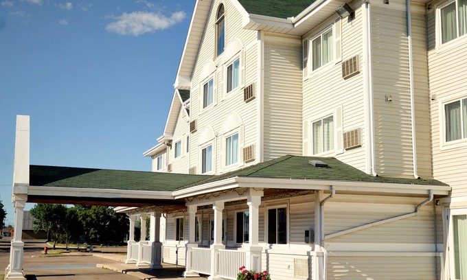 North Industrial Hotel | Country Inn & Suites by Radisson, Saskatoon, SK