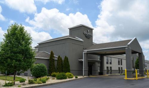 Greenfield Hotel | Country Inn & Suites by Radisson, Greenfield, IN
