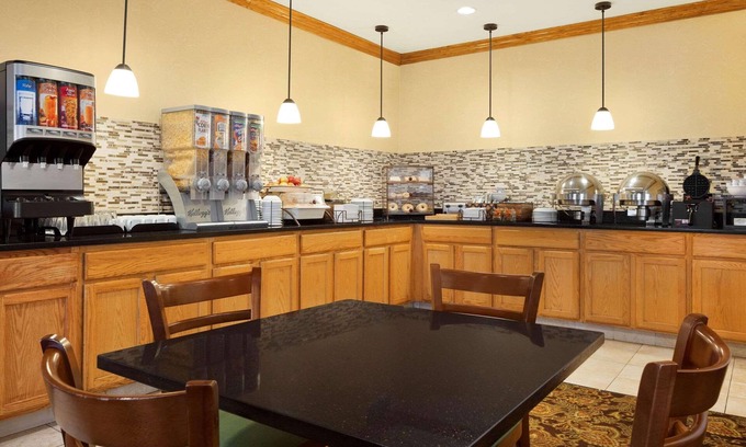 Macedonia Hotel | Country Inn & Suites by Radisson, Macedonia, OH