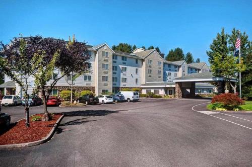 Portland Hotel | Country Inn & Suites by Radisson, Portland International Airport, OR