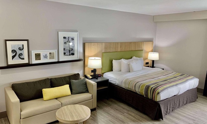 Milan Hotel | Country Inn & Suites by Radisson, Sandusky South, OH
