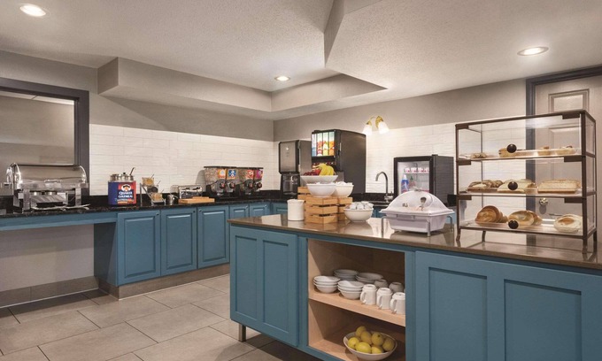 Cottage Grove Hotel | Country Inn & Suites by Radisson, Cottage Grove, MN