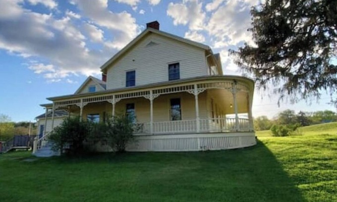 Nassau Other | Country living close to the capital region 100 acres of nature to explore