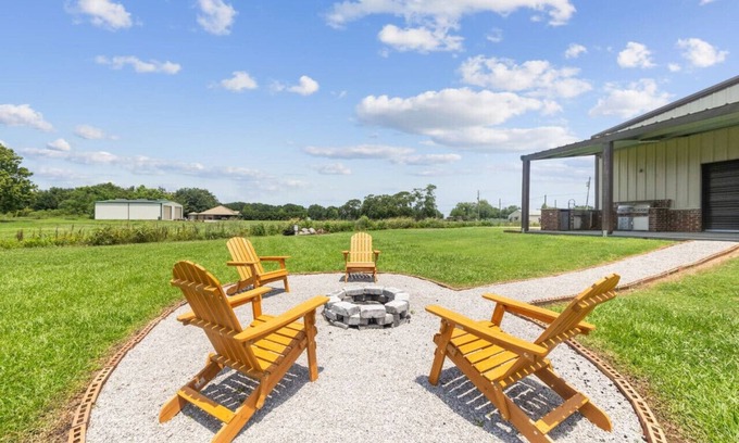 New Iberia House | Country Living Close to the City