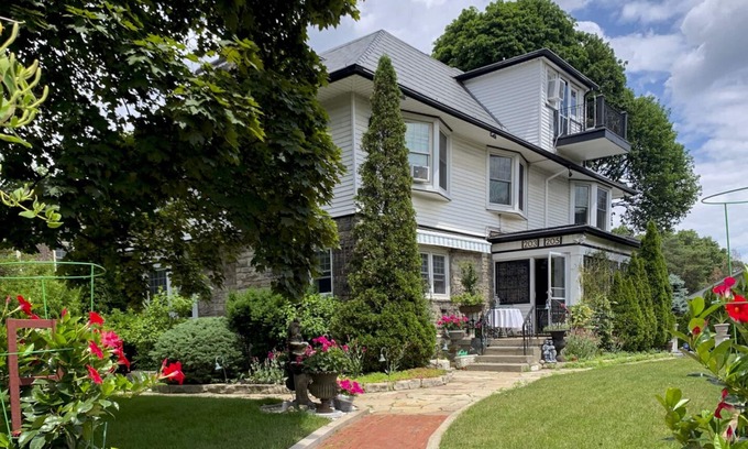 Swansea House | COUNTRY LIVING IN THE CITY