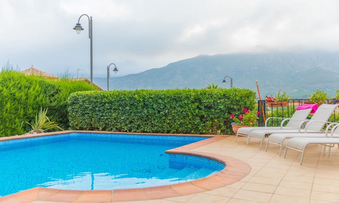 Carcaixent Villa | Country side luxury villa with private pool close to beach, mountain and golf!
