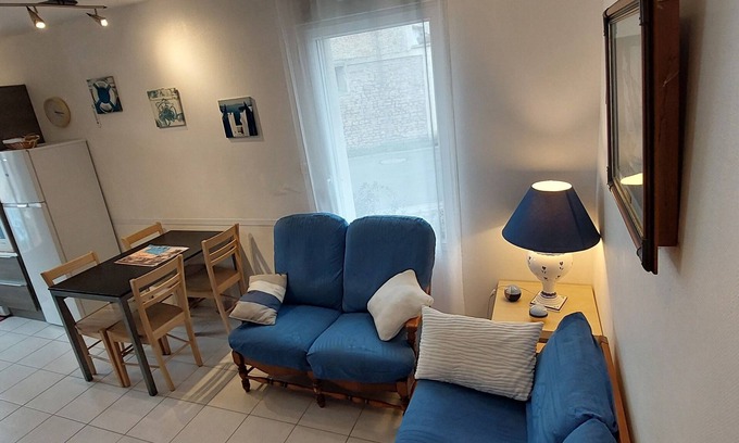 Saint-Come-de-Fresne House | Country village house located 500 meters from the sandy beach