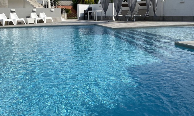 Casalserugo Apartment | Country Villa Appar. with POOL, A/C,WIFI,BBQ,PRIVATE PARKeTRACE 13sq.m.