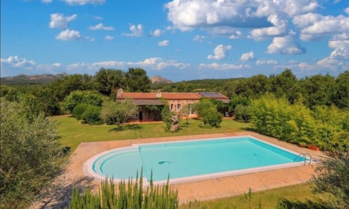 Tempio Pausania Villa | Country Villa l'Intrinata