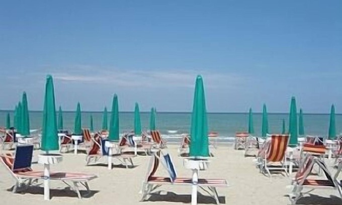 Monterosso Villa | Country Villa with Pool & Views