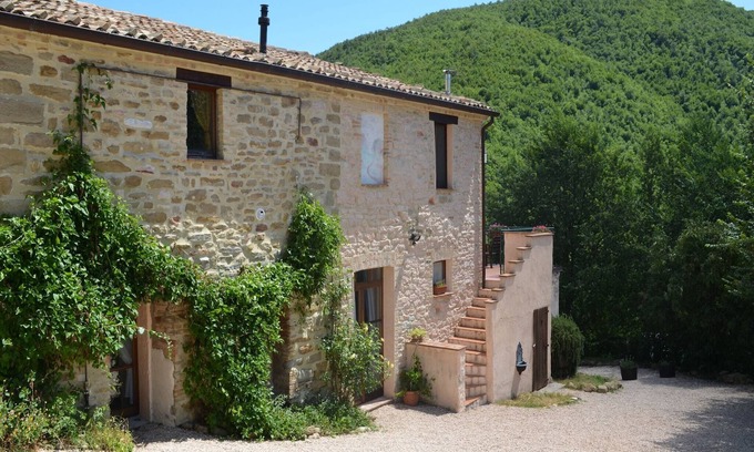 Monterosso Cottage | Countryside cottage in Pergola